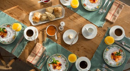 Desayunar en forma abundante reduce el hambre en el día pero no ayuda a bajar de peso