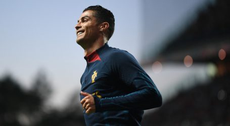 El entrenador del Manchester United explica por qué dejó a Ronaldo en el banco de suplentes durante el clásico de la ciudad